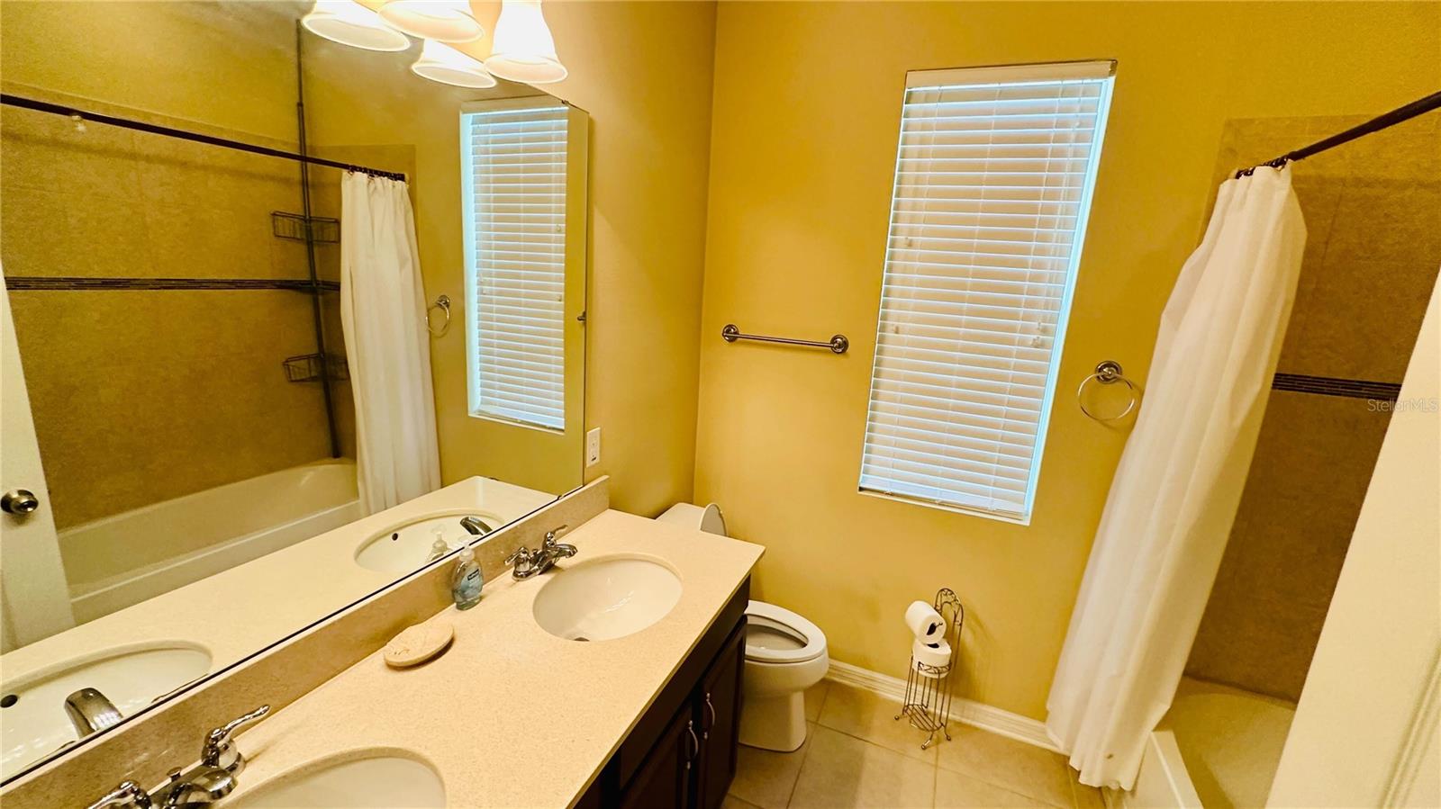 Image 11 of 13 For 2568 Isabela Terrace