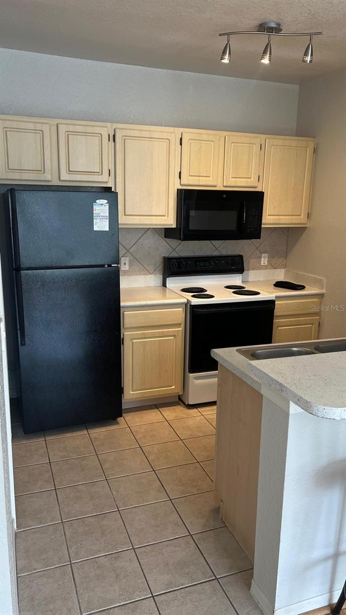 Image 7 of 13 For 8927 Legacy Court 302