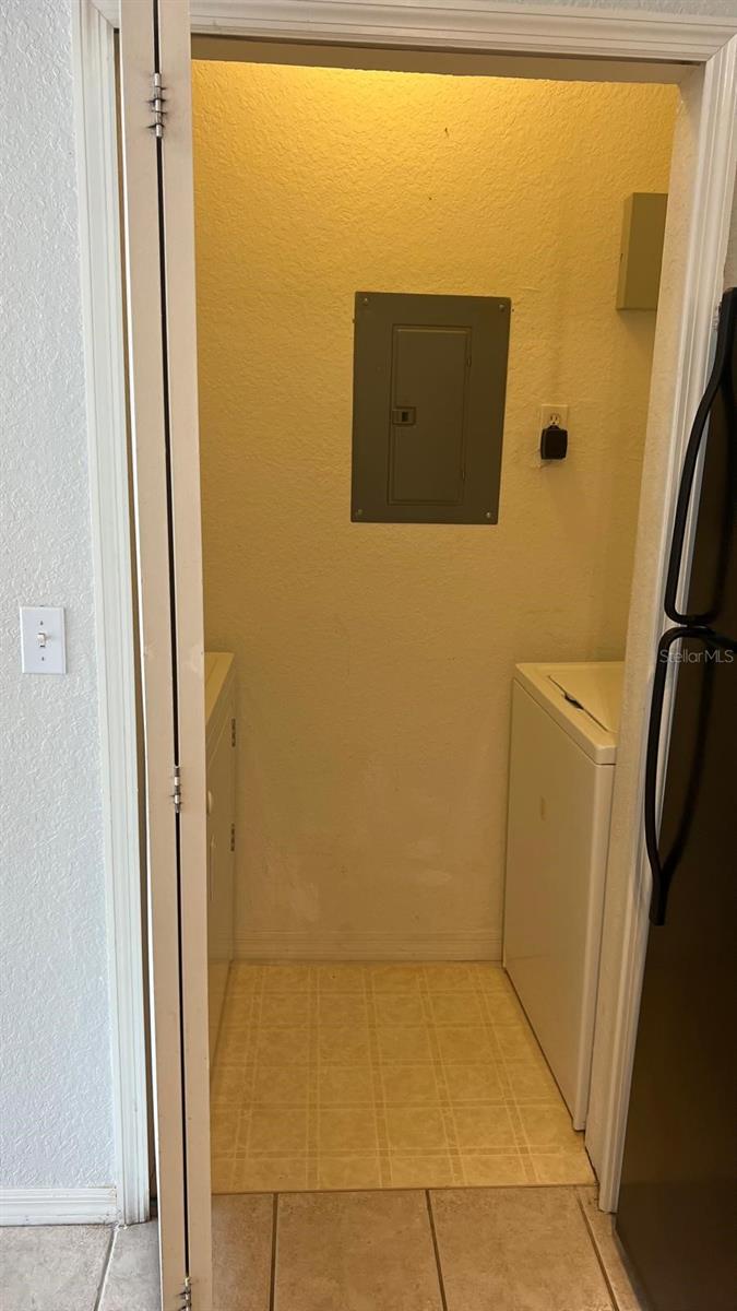 Image 9 of 13 For 8927 Legacy Court 302