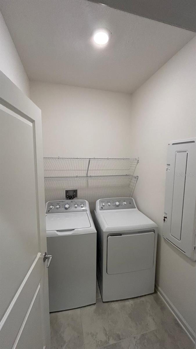 Image 16 of 27 For 913 Laurel View Way