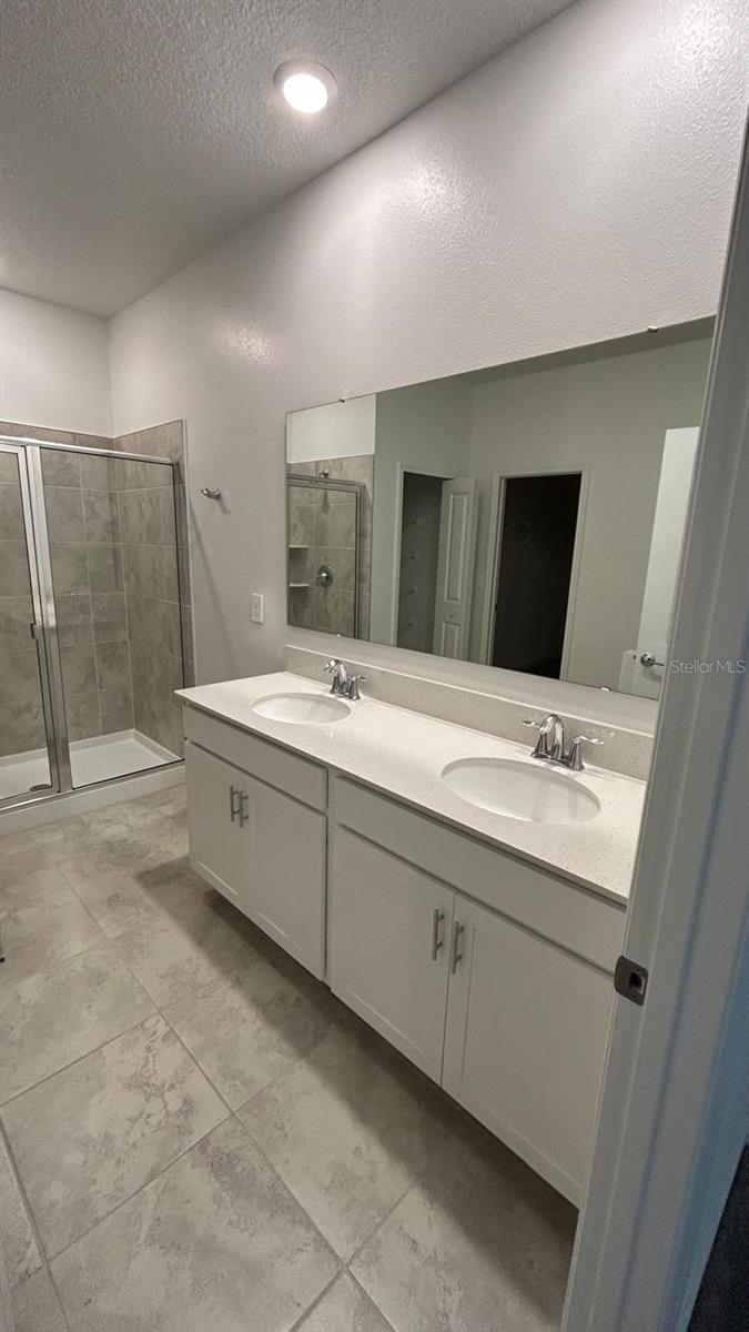 Image 23 of 27 For 913 Laurel View Way