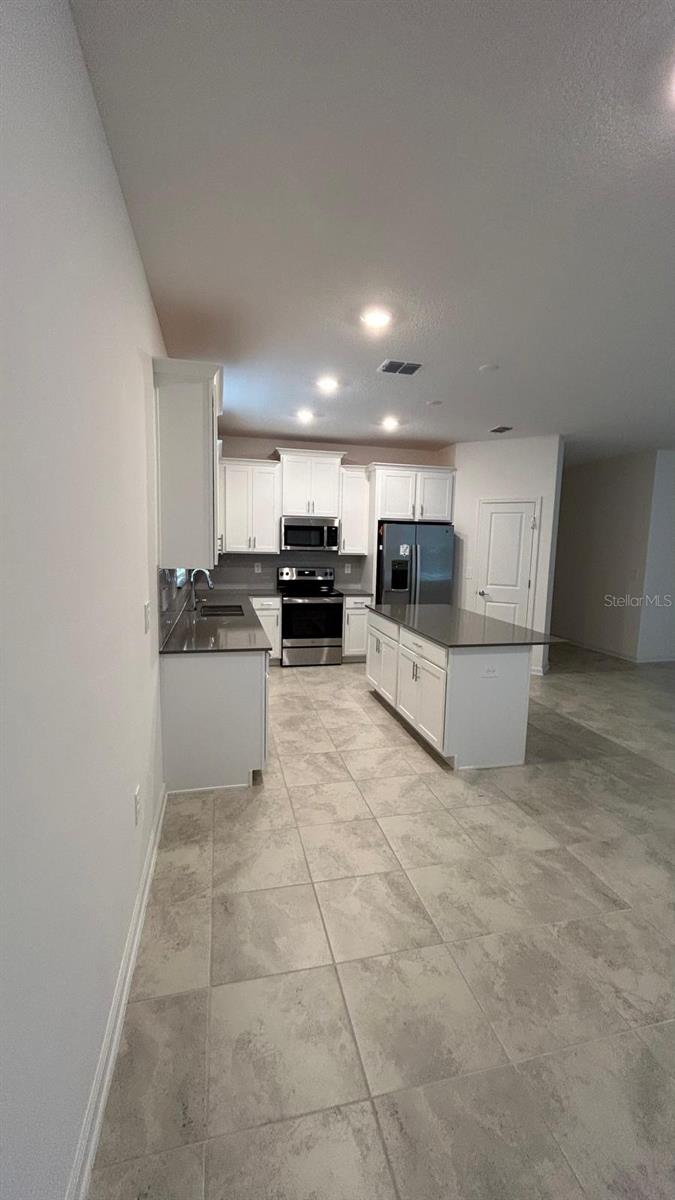 Image 3 of 27 For 913 Laurel View Way