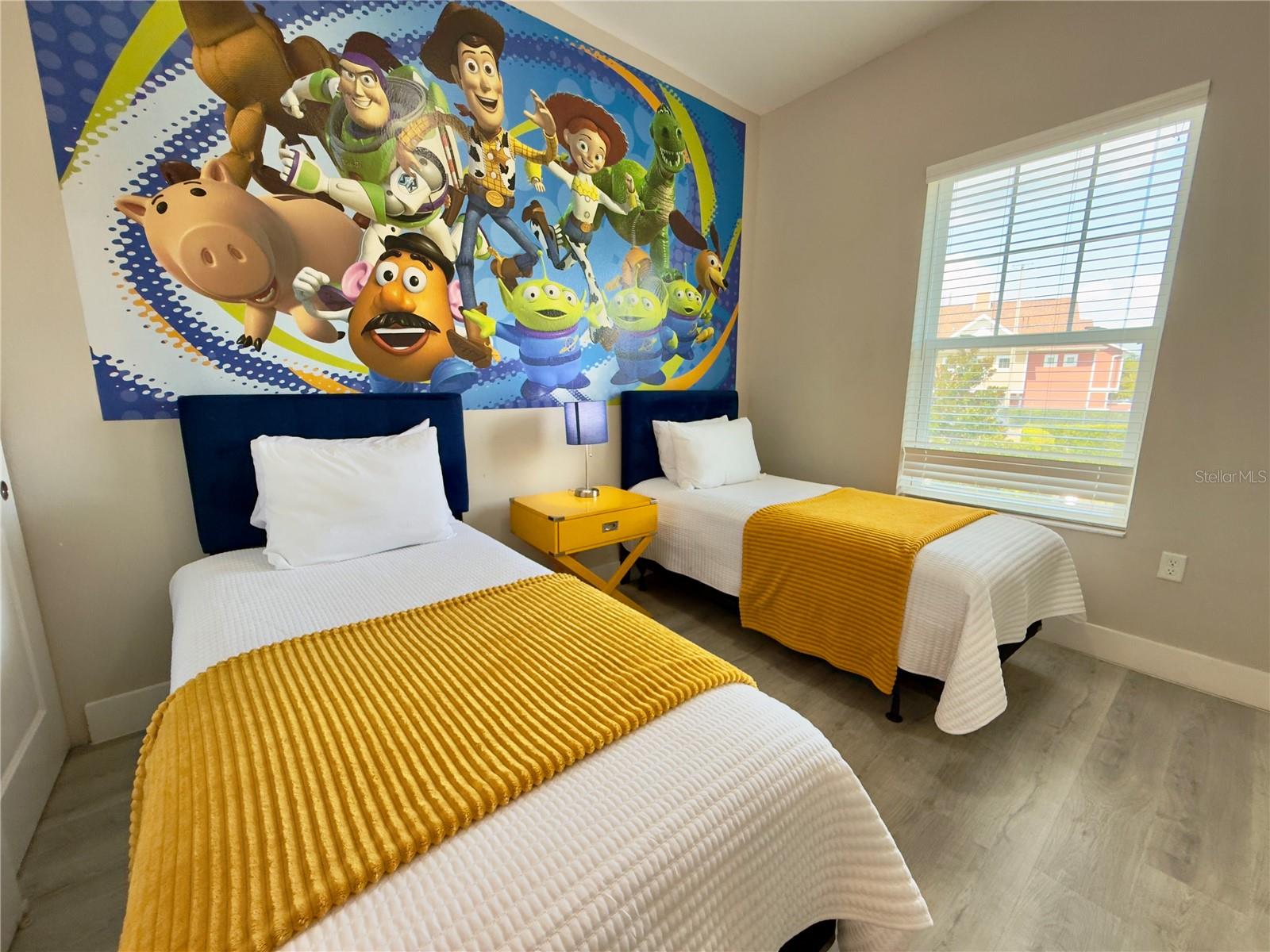 Image 10 of 47 For 7498 Sunville Avenue