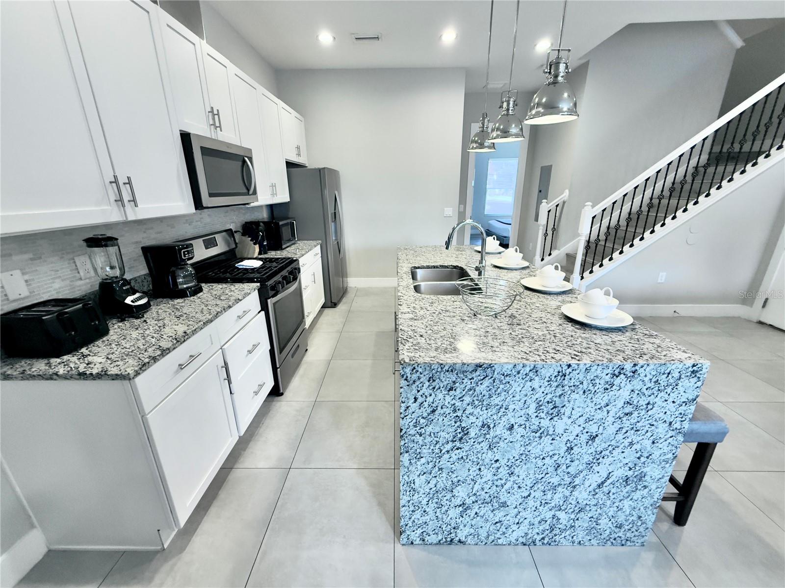 Image 18 of 47 For 7498 Sunville Avenue