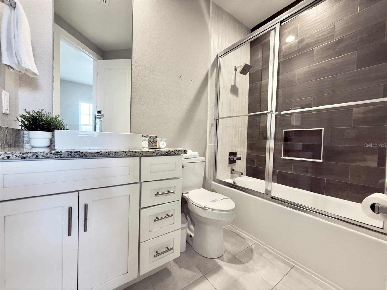 Image 28 of 47 For 7498 Sunville Avenue