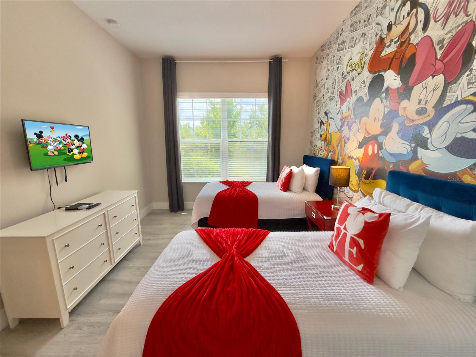 Image 6 of 47 For 7498 Sunville Avenue