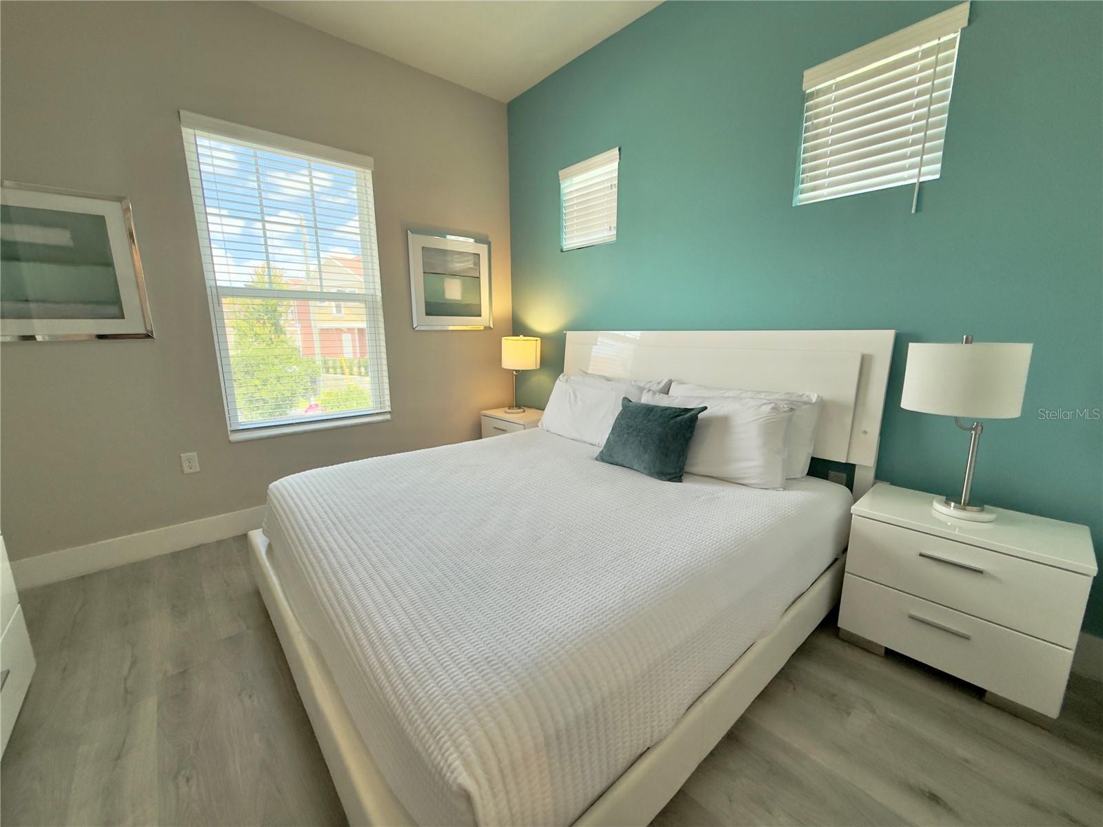 Image 8 of 47 For 7498 Sunville Avenue