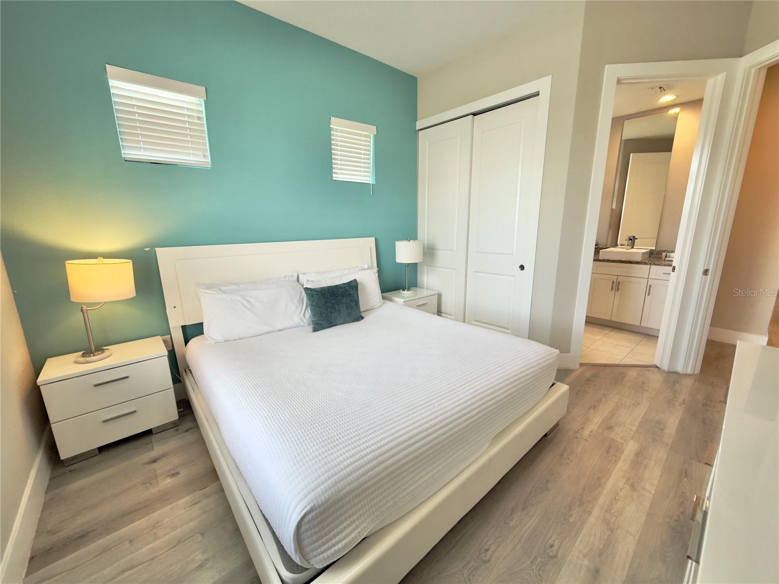 Image 9 of 47 For 7498 Sunville Avenue