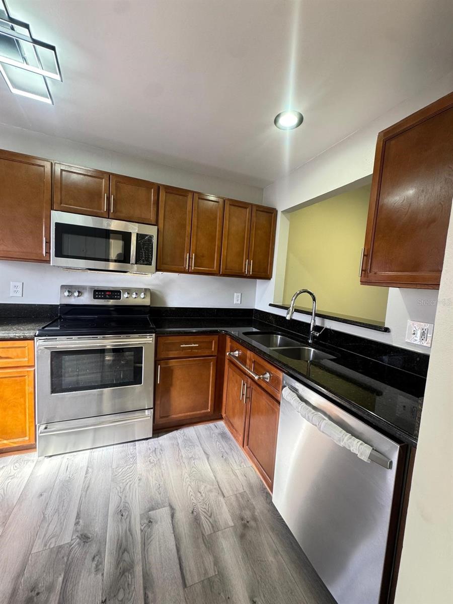 Image 10 of 33 For 65 Silver Falls Circle