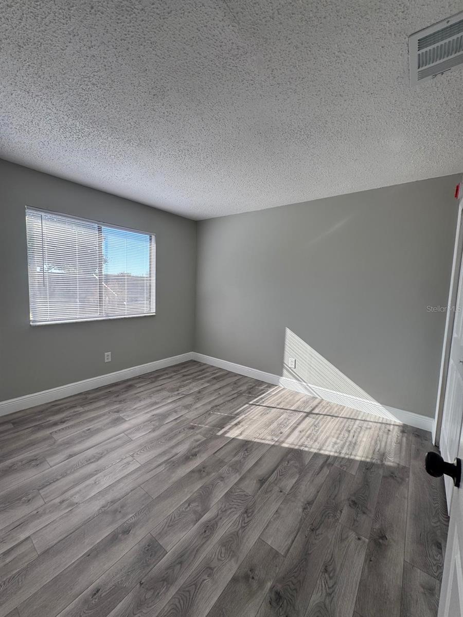 Image 24 of 33 For 65 Silver Falls Circle