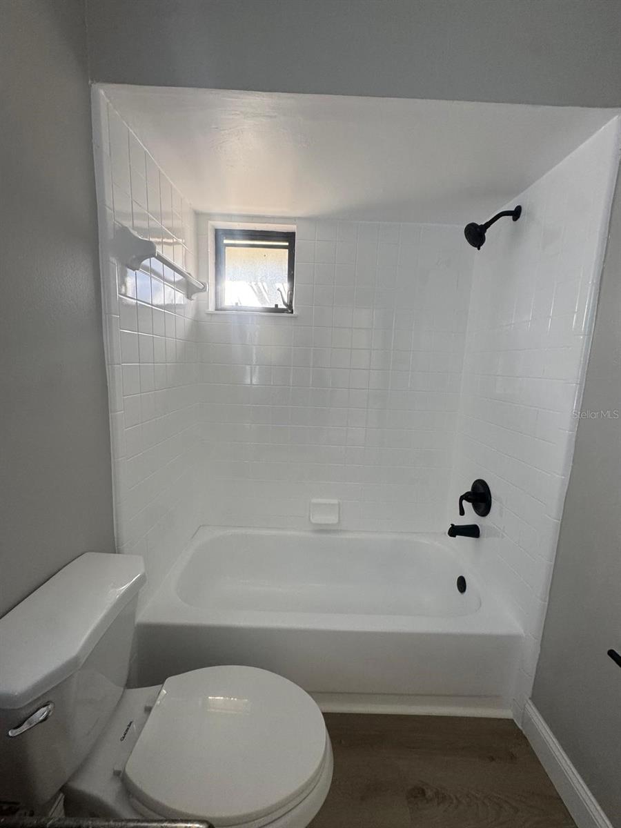 Image 27 of 33 For 65 Silver Falls Circle