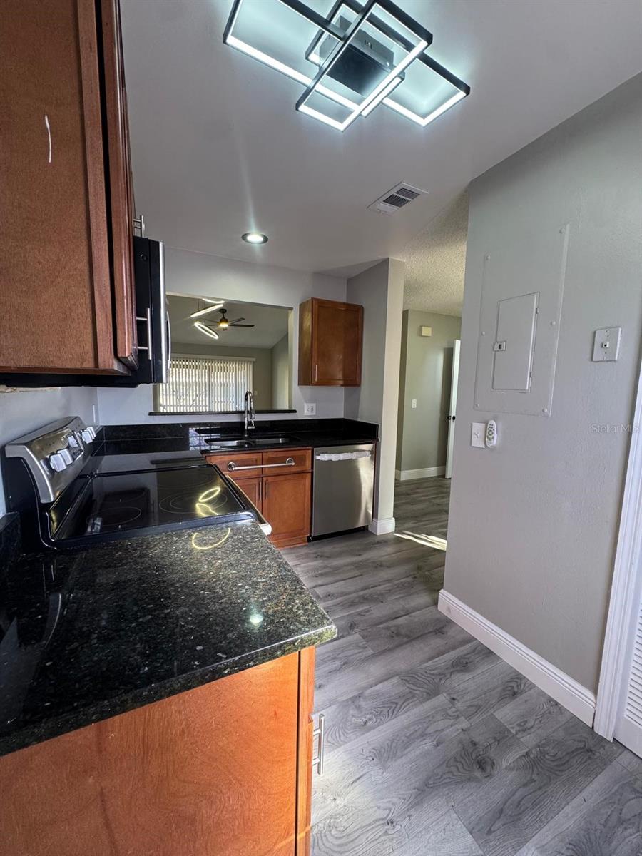 Image 7 of 33 For 65 Silver Falls Circle