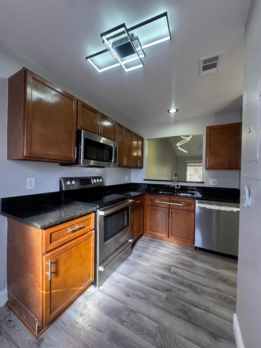 Image 8 of 33 For 65 Silver Falls Circle