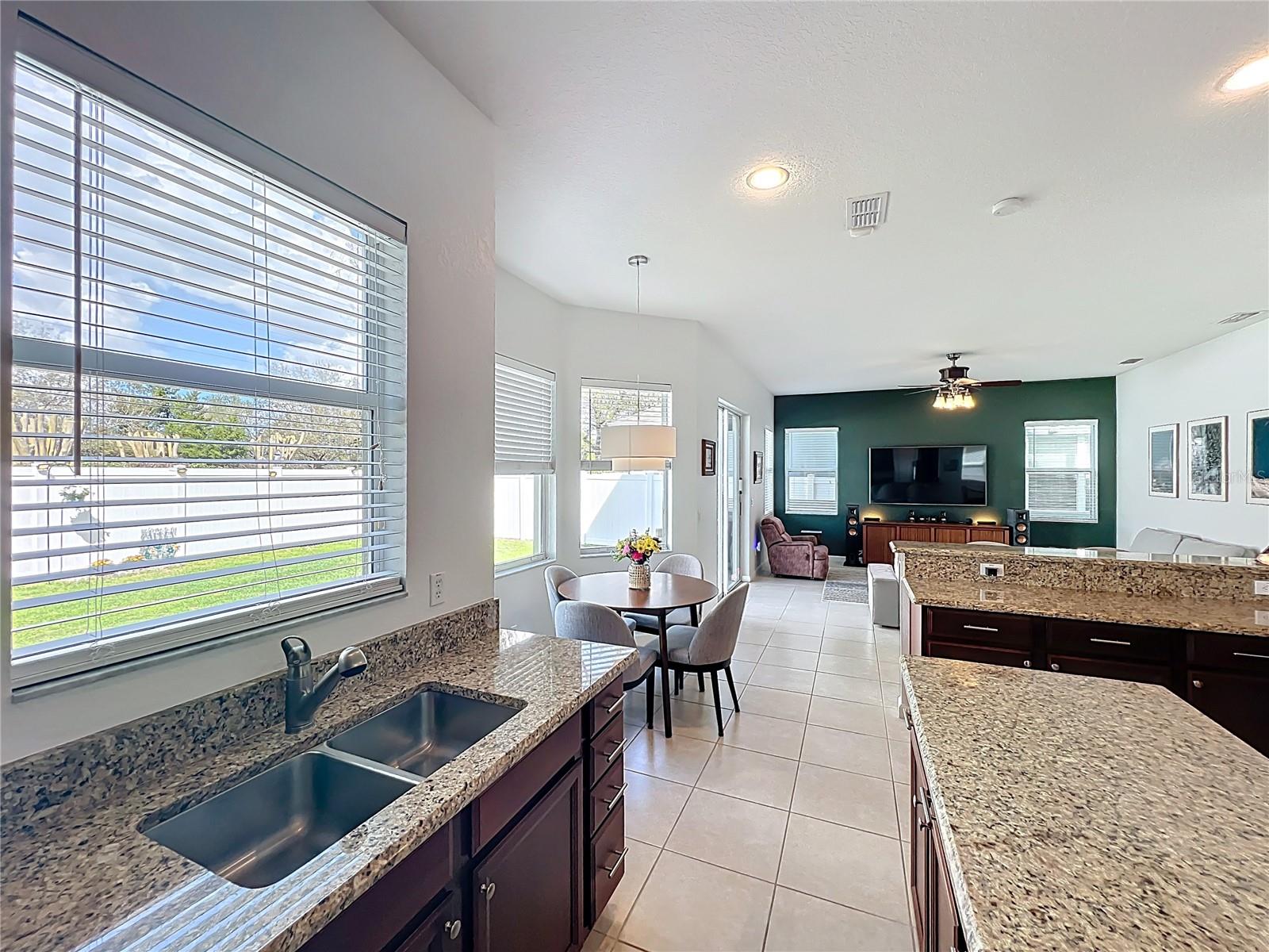 Image 17 of 54 For 6573 Helmsley Circle