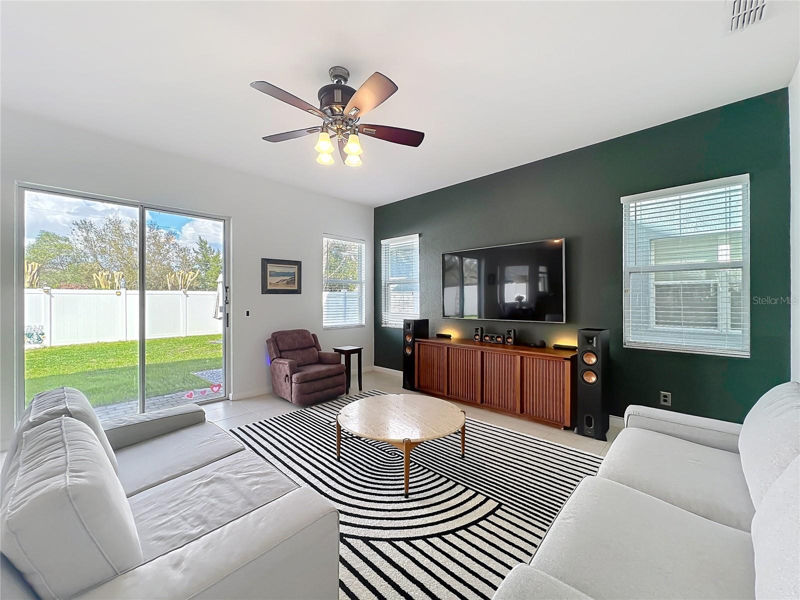 Image 21 of 54 For 6573 Helmsley Circle