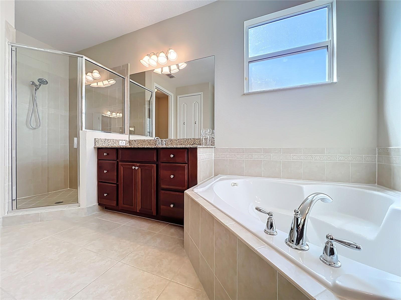 Image 40 of 54 For 6573 Helmsley Circle