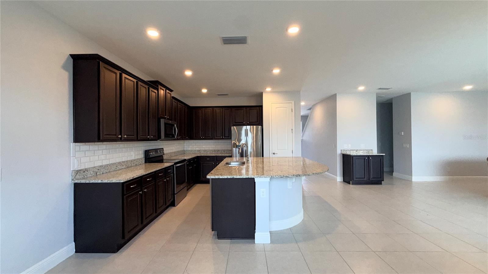 Image 12 of 44 For 257 Southfield Street