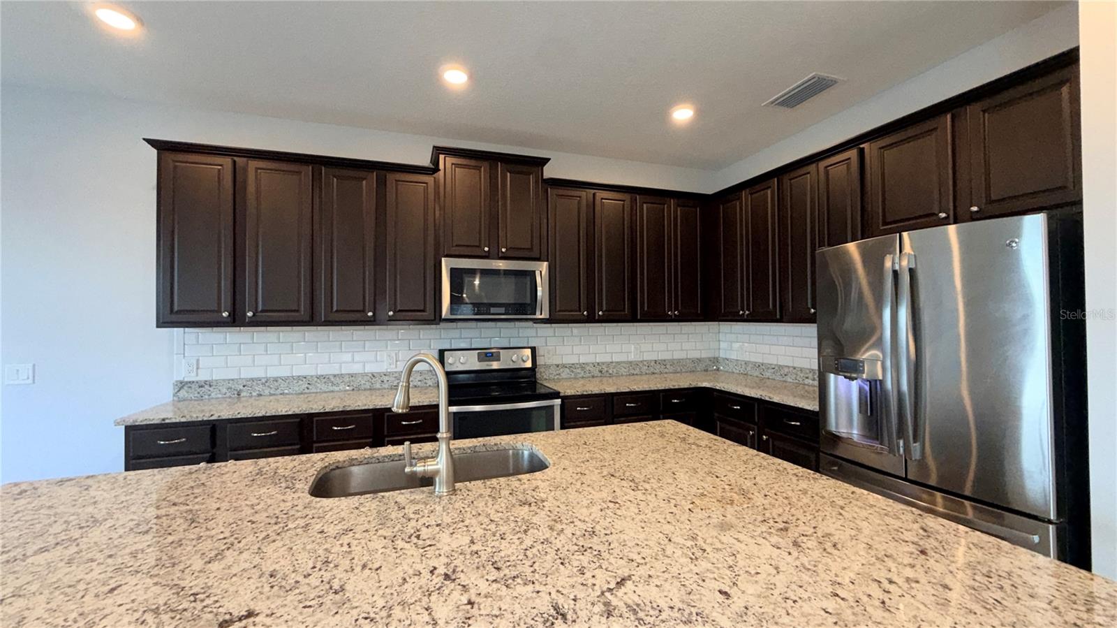 Image 13 of 44 For 257 Southfield Street