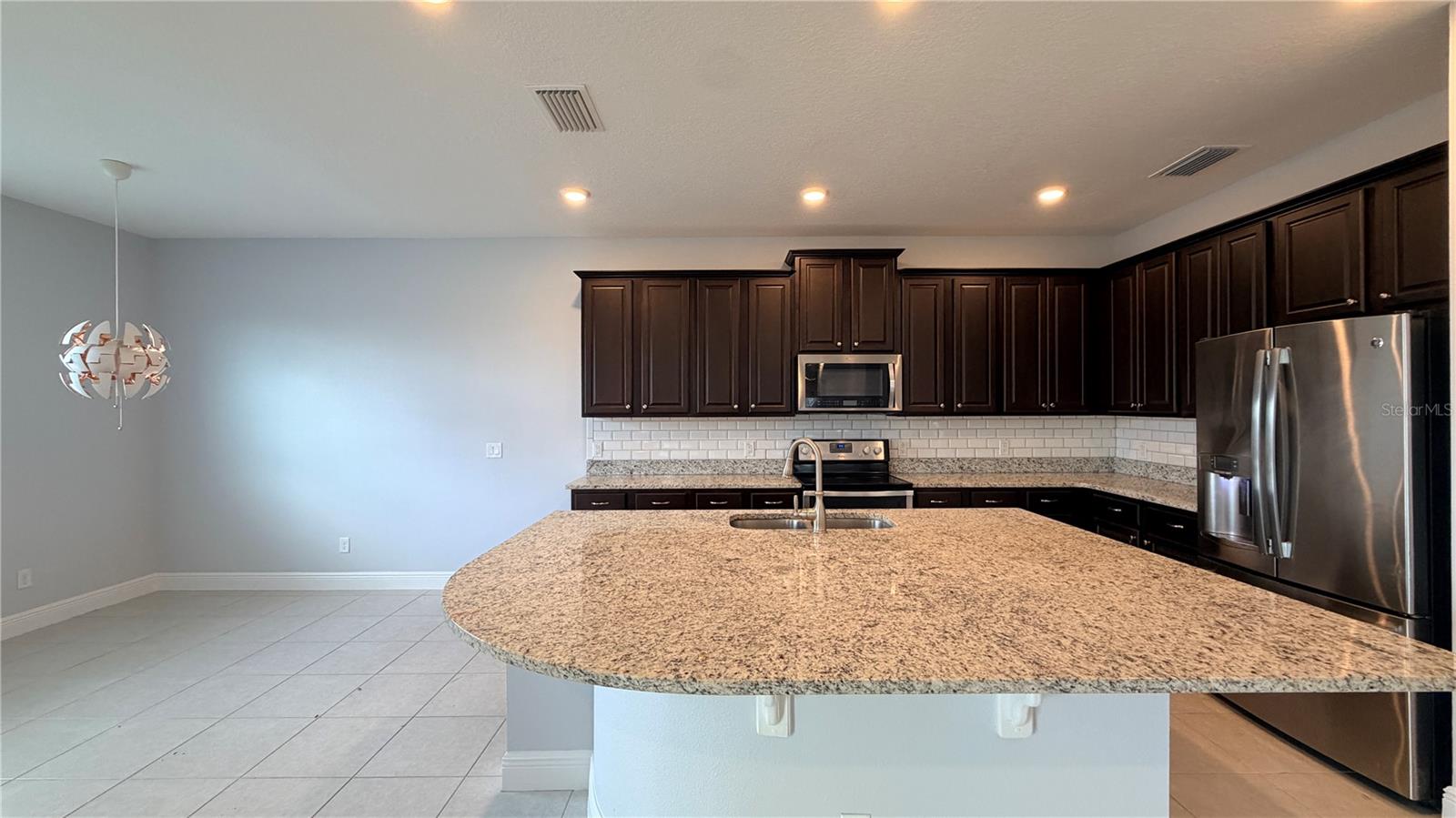 Image 14 of 44 For 257 Southfield Street