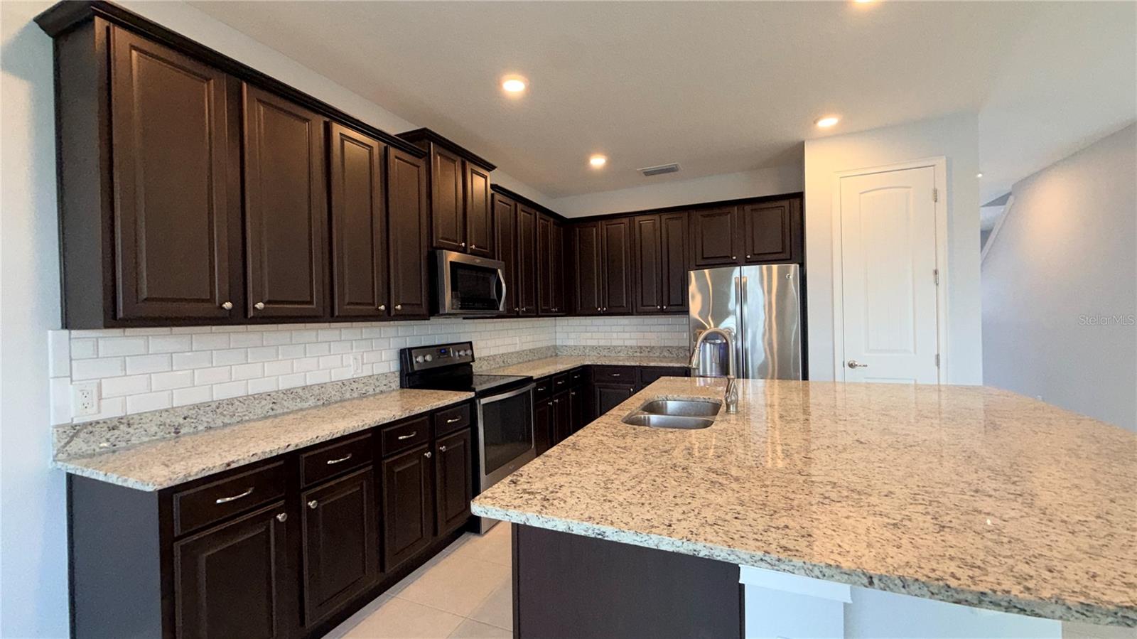 Image 15 of 44 For 257 Southfield Street