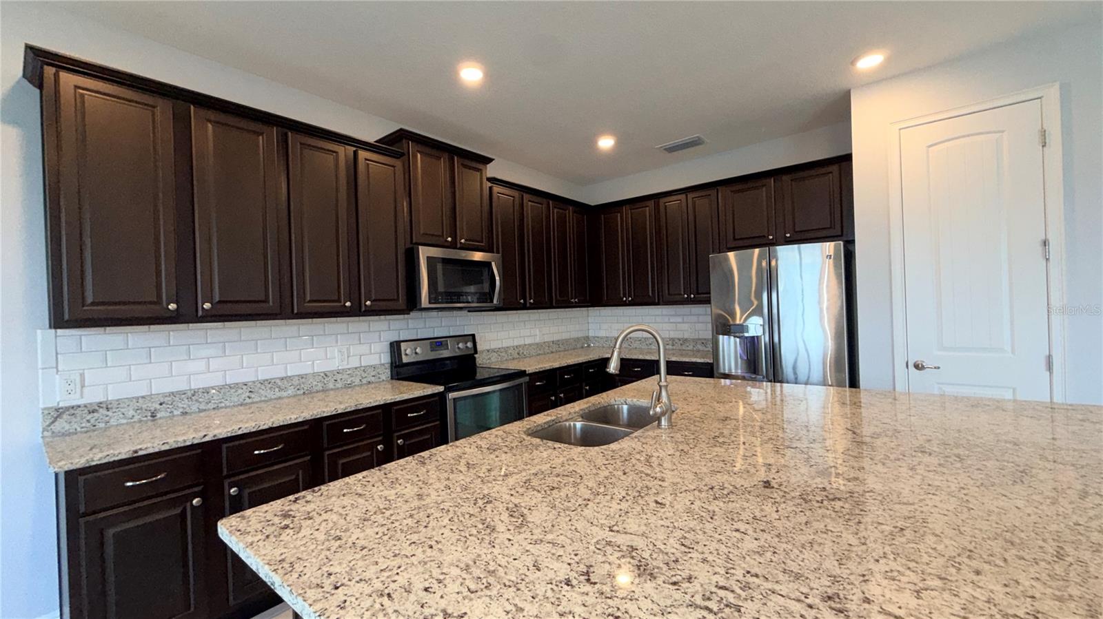 Image 16 of 44 For 257 Southfield Street