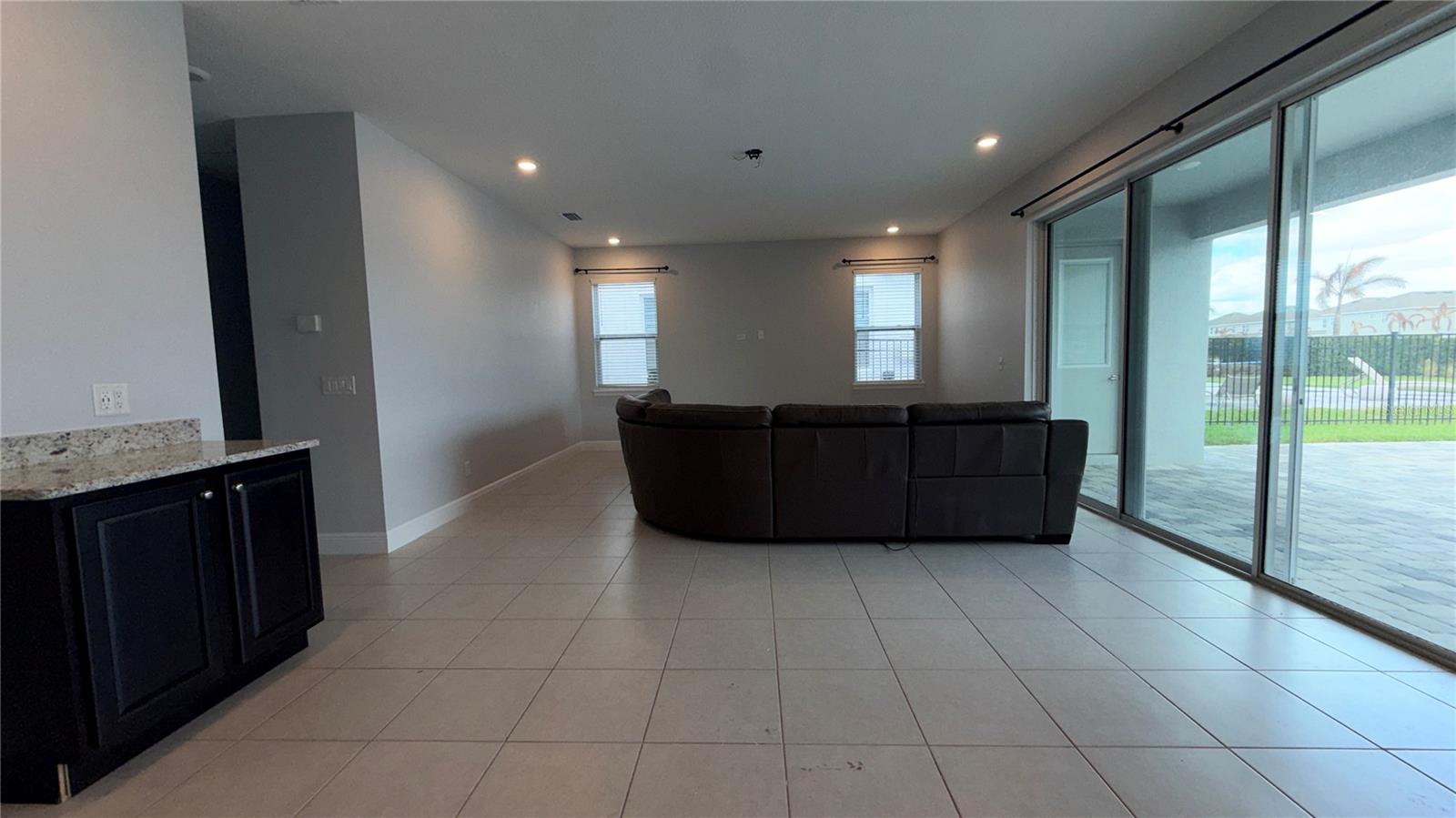 Image 18 of 44 For 257 Southfield Street