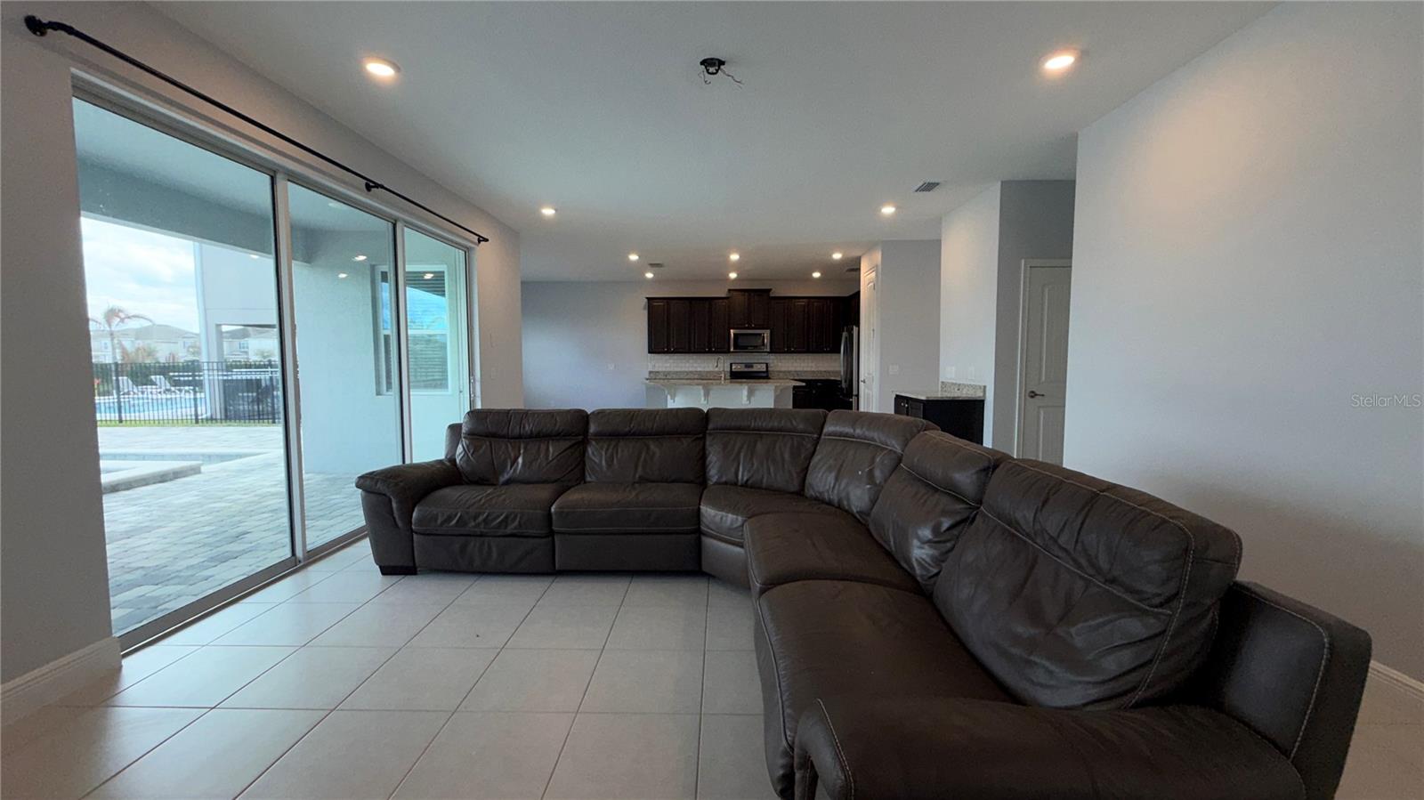 Image 20 of 44 For 257 Southfield Street