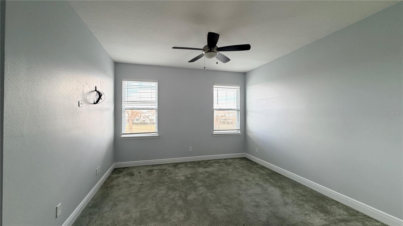 Image 23 of 44 For 257 Southfield Street