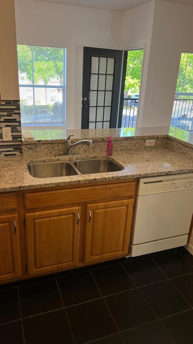 Image 10 of 15 For 6013 Westgate Drive 2421