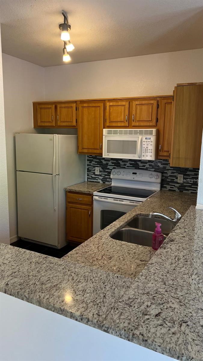 Image 8 of 15 For 6013 Westgate Drive 2421