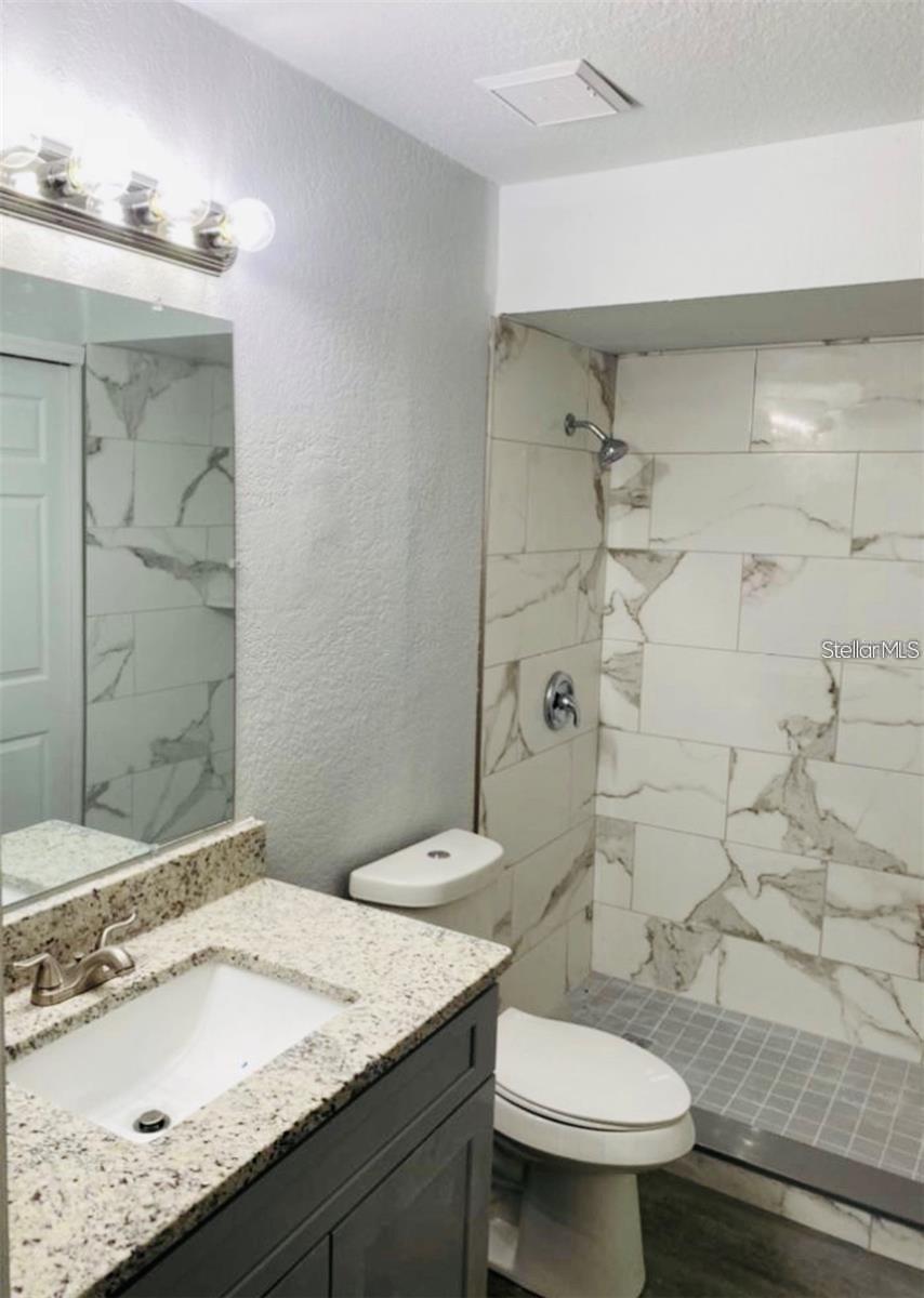 Image 5 of 8 For 3118 Harmon Lane 3124