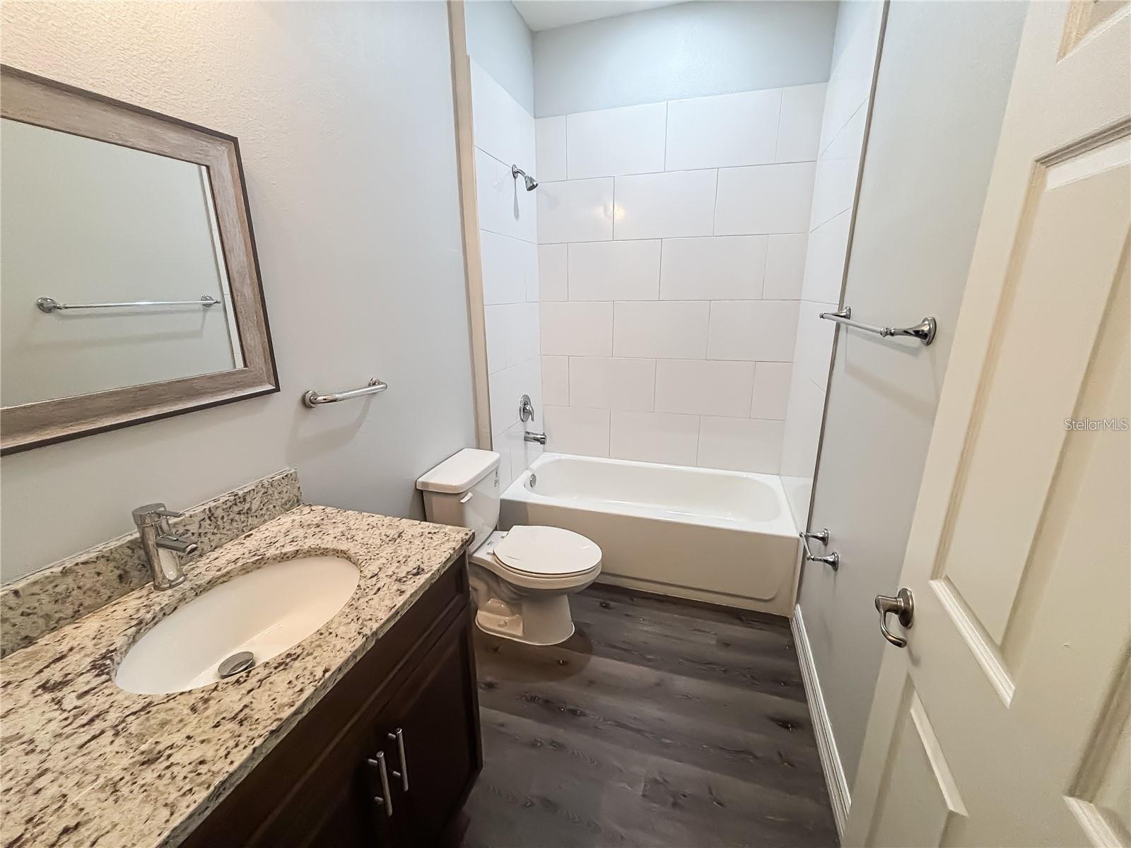 Listing photo id 4 for 1793 Crystal Grove Drive 1797