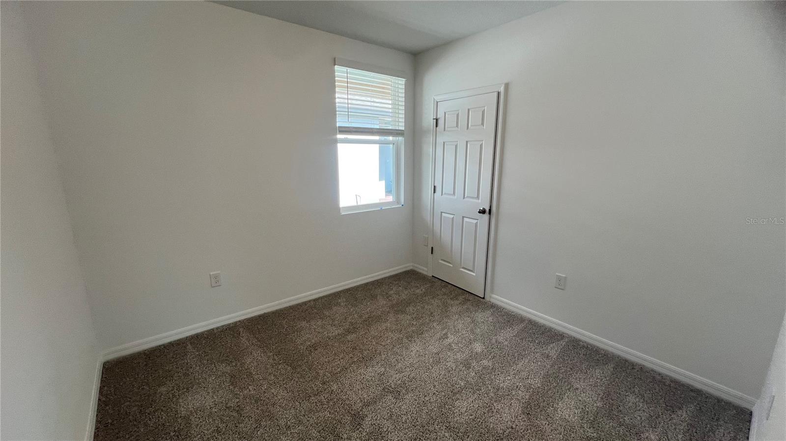 Image 28 of 39 For 3185 Viceroy Court