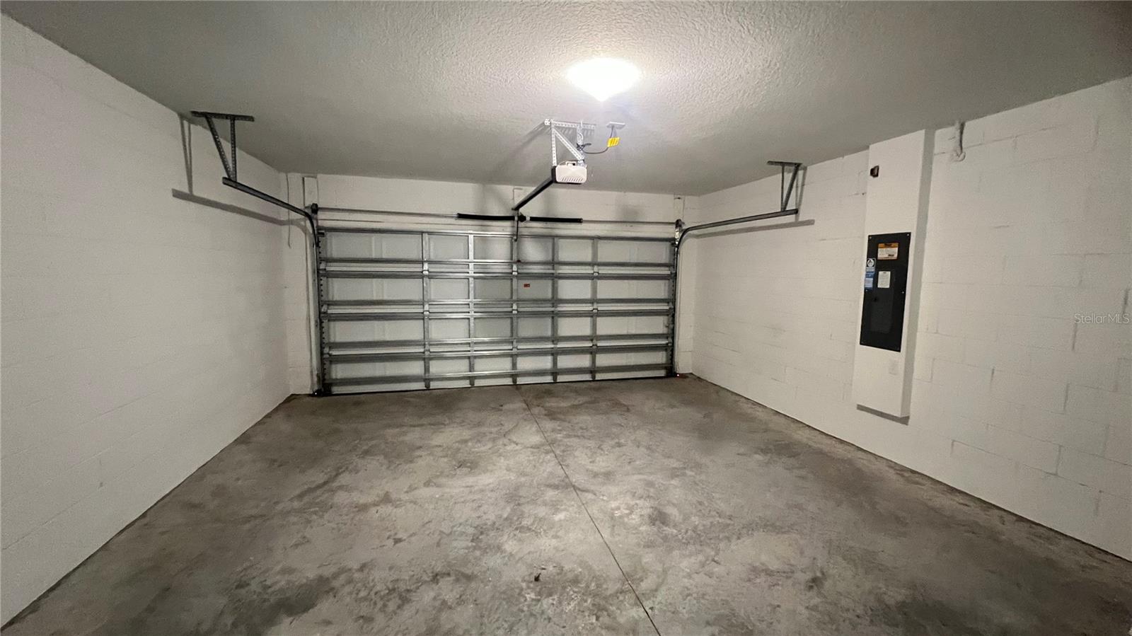 Image 29 of 39 For 3185 Viceroy Court