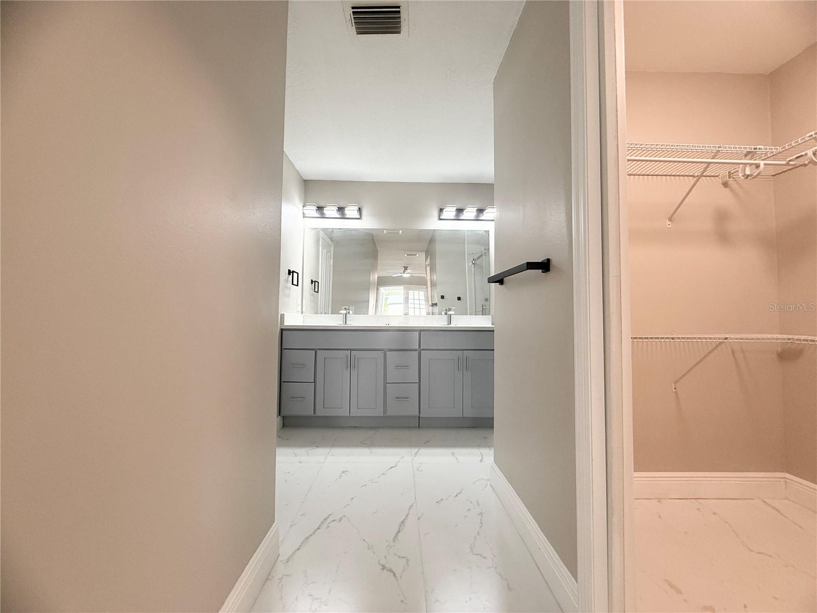 Listing photo id 18 for 4548 Yorkshire Lane