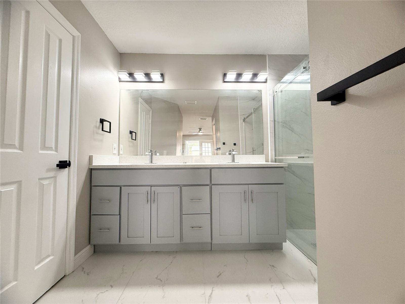 Listing photo id 20 for 4548 Yorkshire Lane