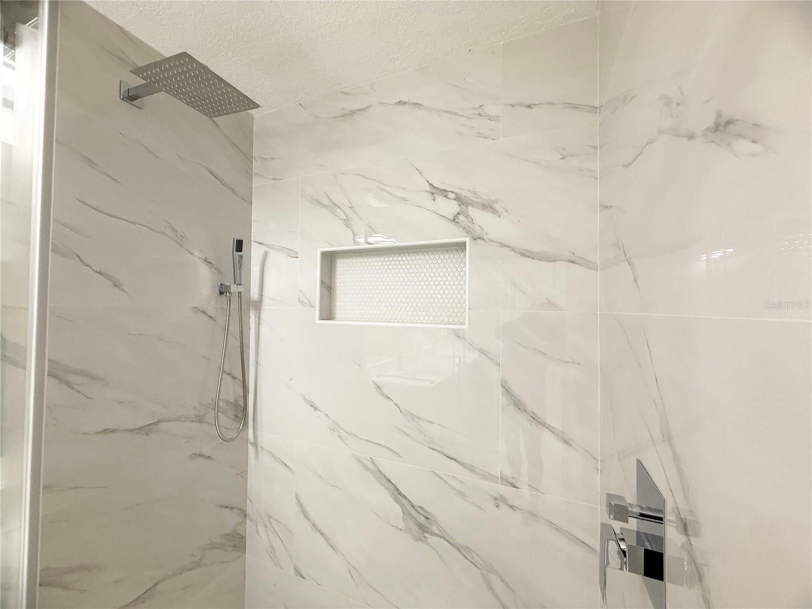 Listing photo id 23 for 4548 Yorkshire Lane