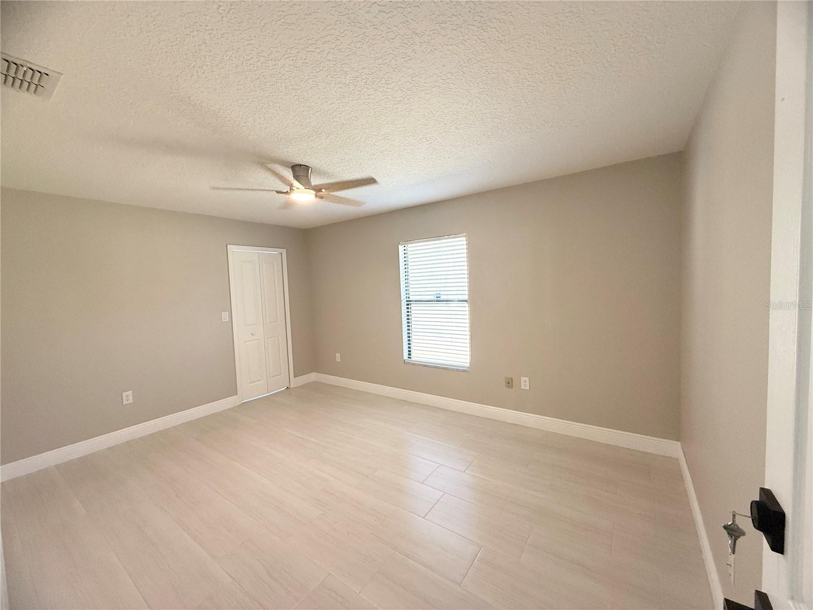 Listing photo id 29 for 4548 Yorkshire Lane