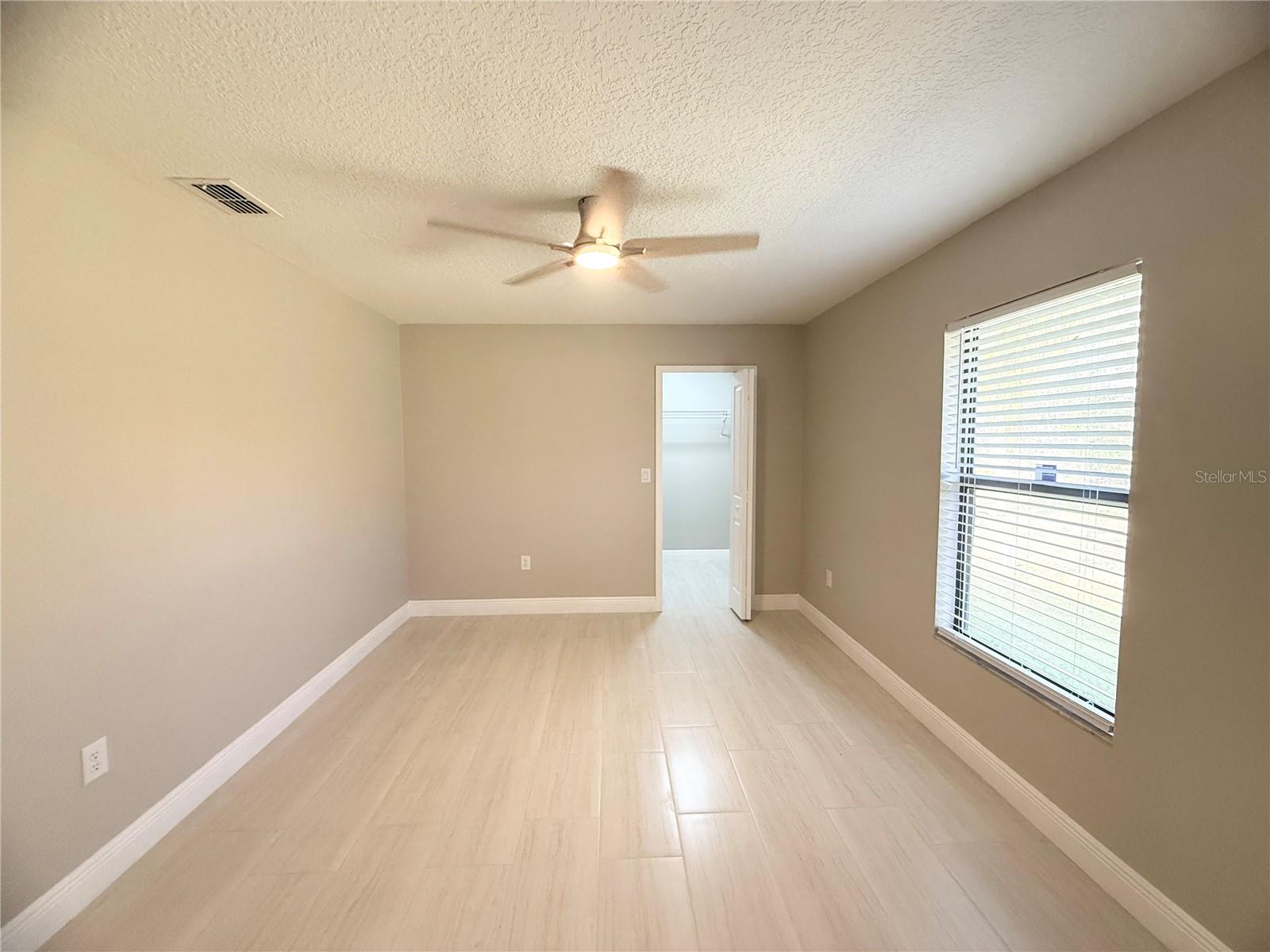 Listing photo id 30 for 4548 Yorkshire Lane