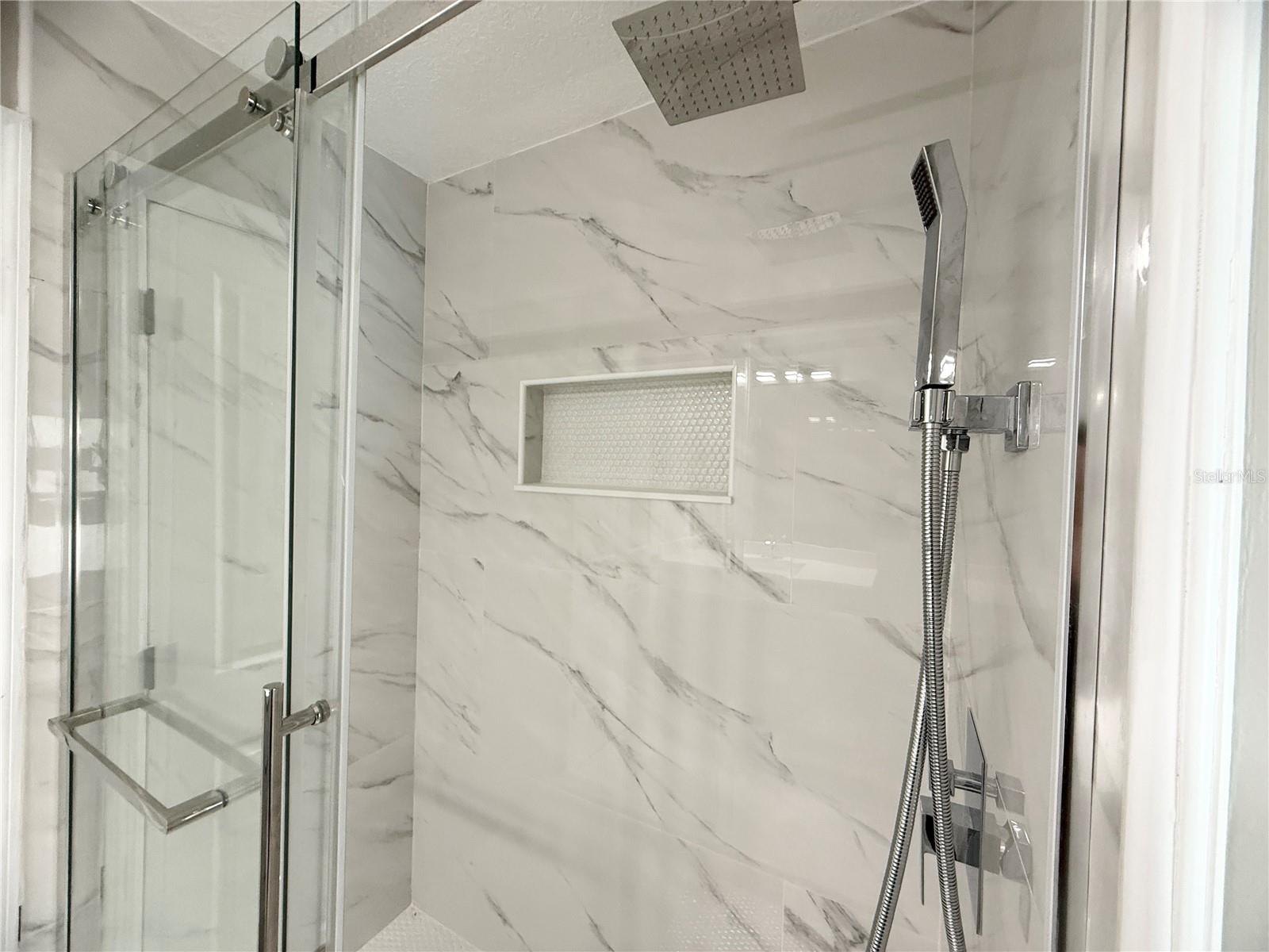 Listing photo id 37 for 4548 Yorkshire Lane