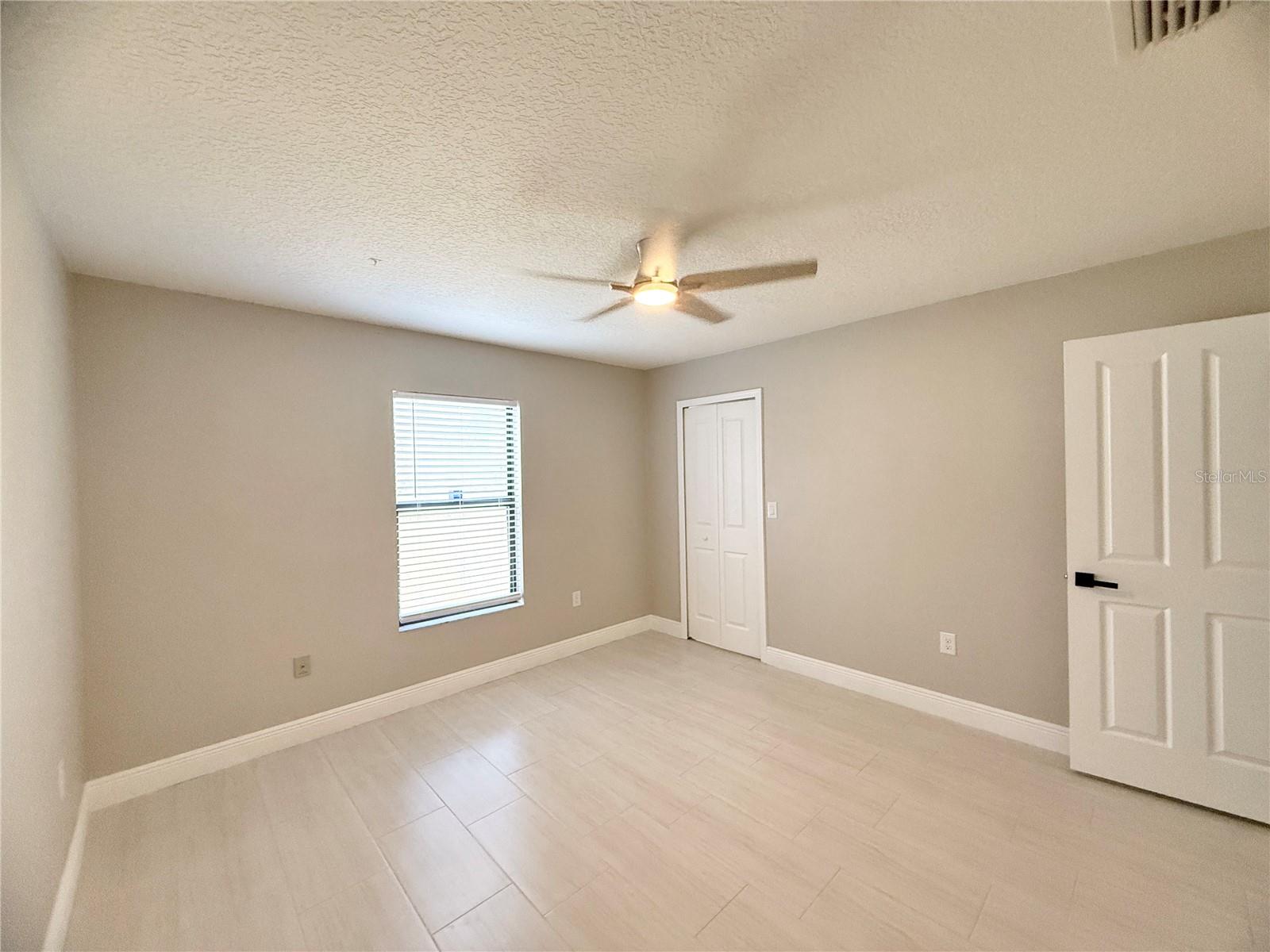 Listing photo id 41 for 4548 Yorkshire Lane