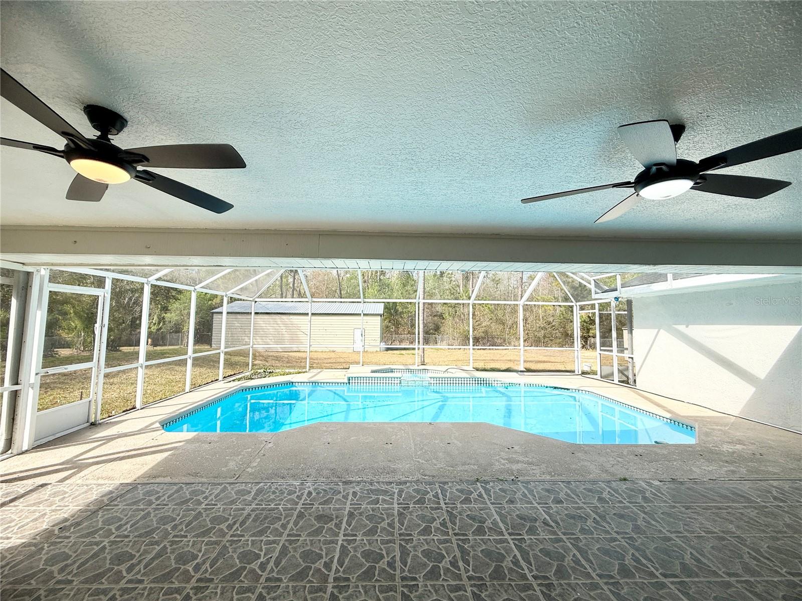 Listing photo id 42 for 4548 Yorkshire Lane