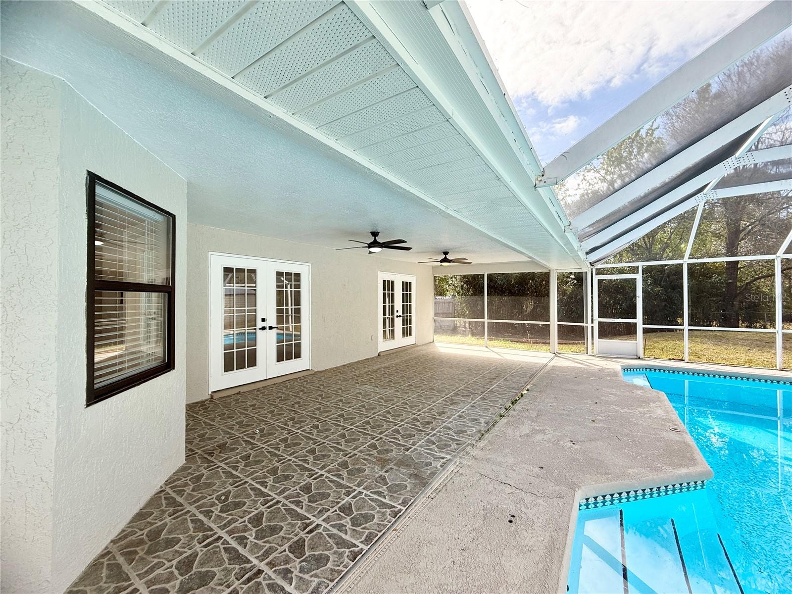 Listing photo id 44 for 4548 Yorkshire Lane