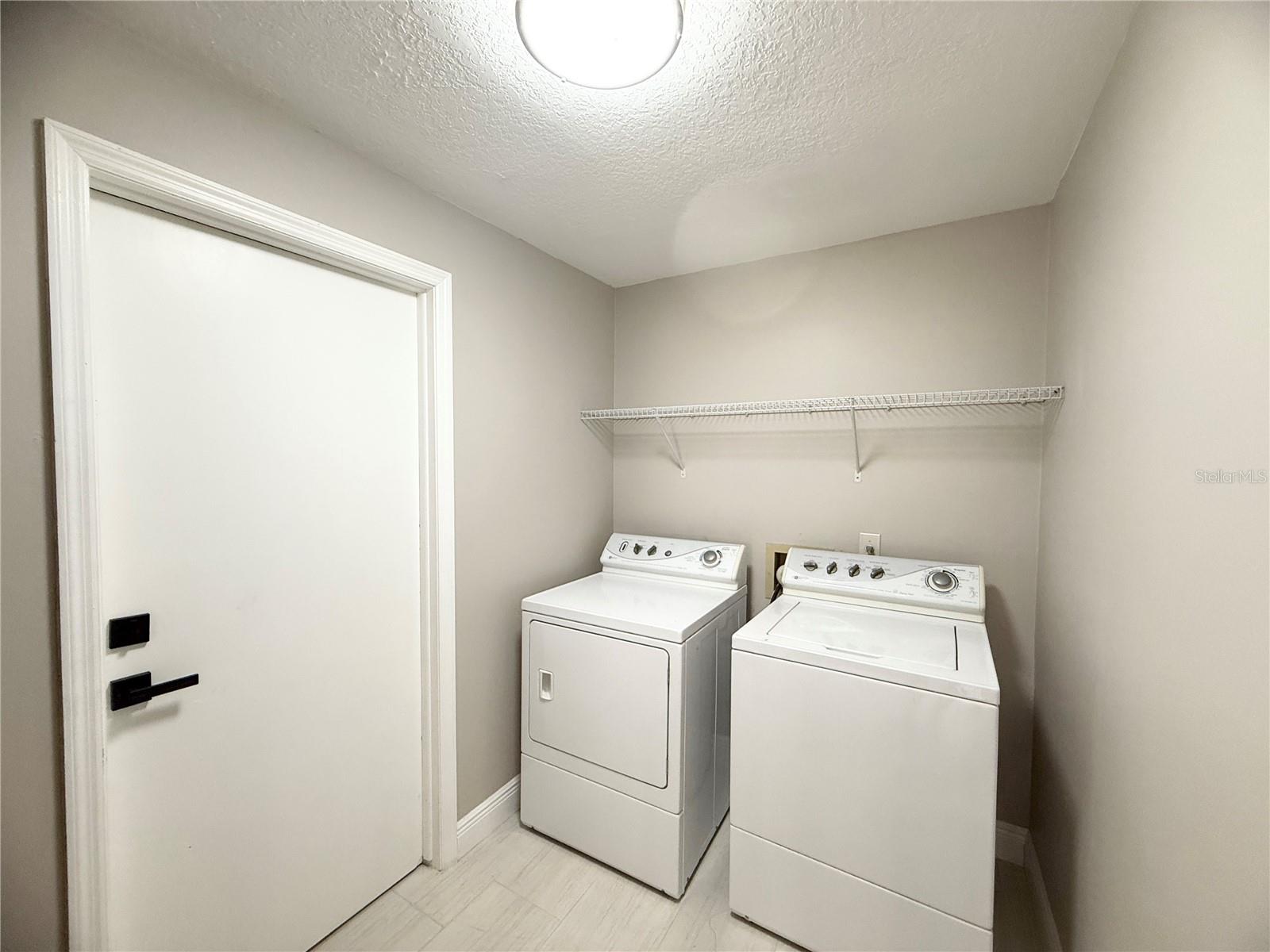 Listing photo id 48 for 4548 Yorkshire Lane