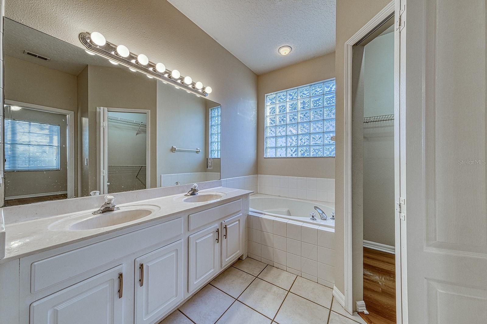 Image 23 of 45 For 5110 Alavista Drive