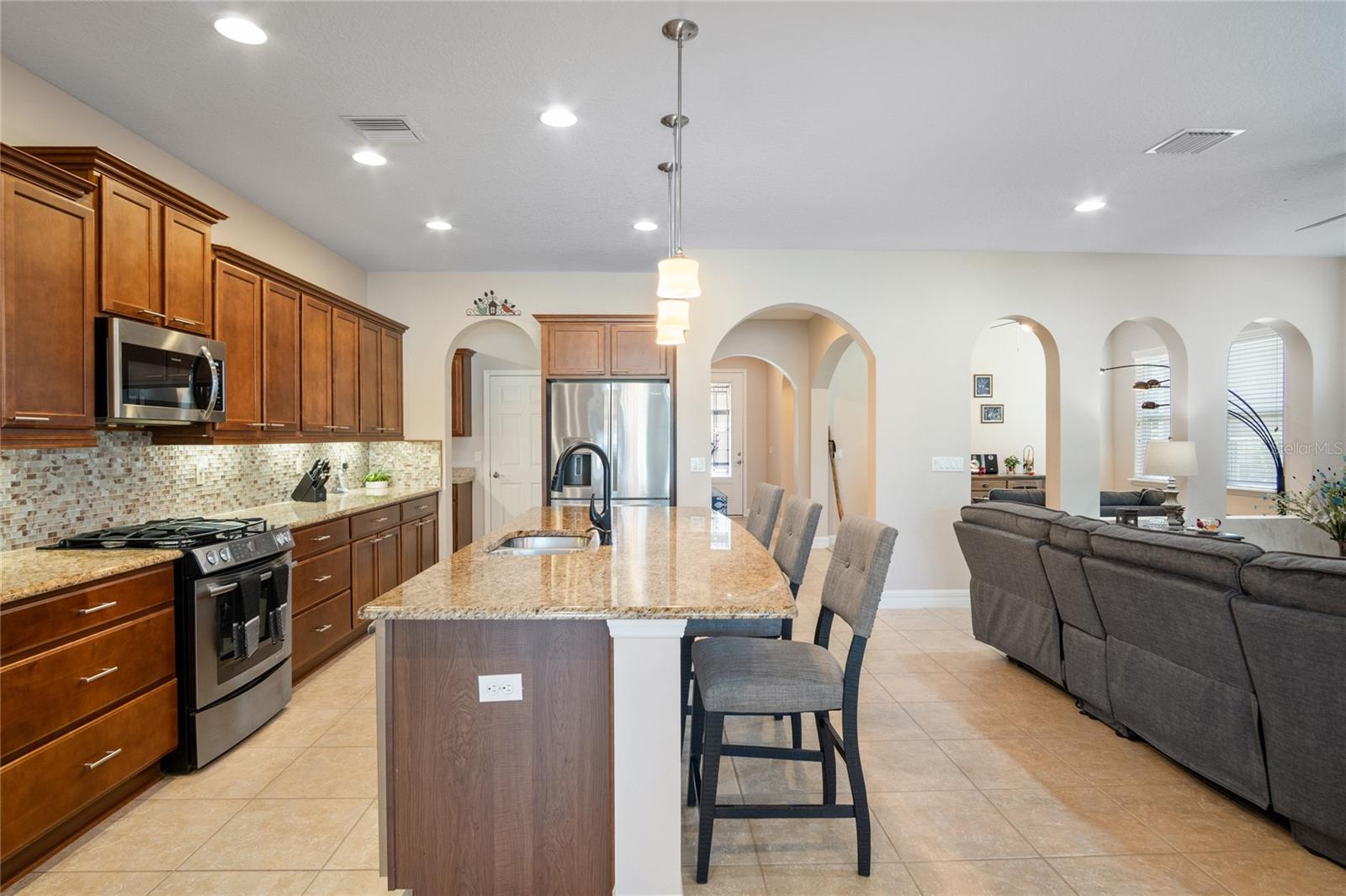 Image 11 of 66 For 389 Silver Maple Road