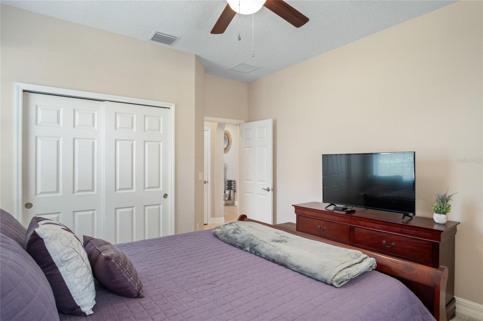 Image 16 of 66 For 389 Silver Maple Road