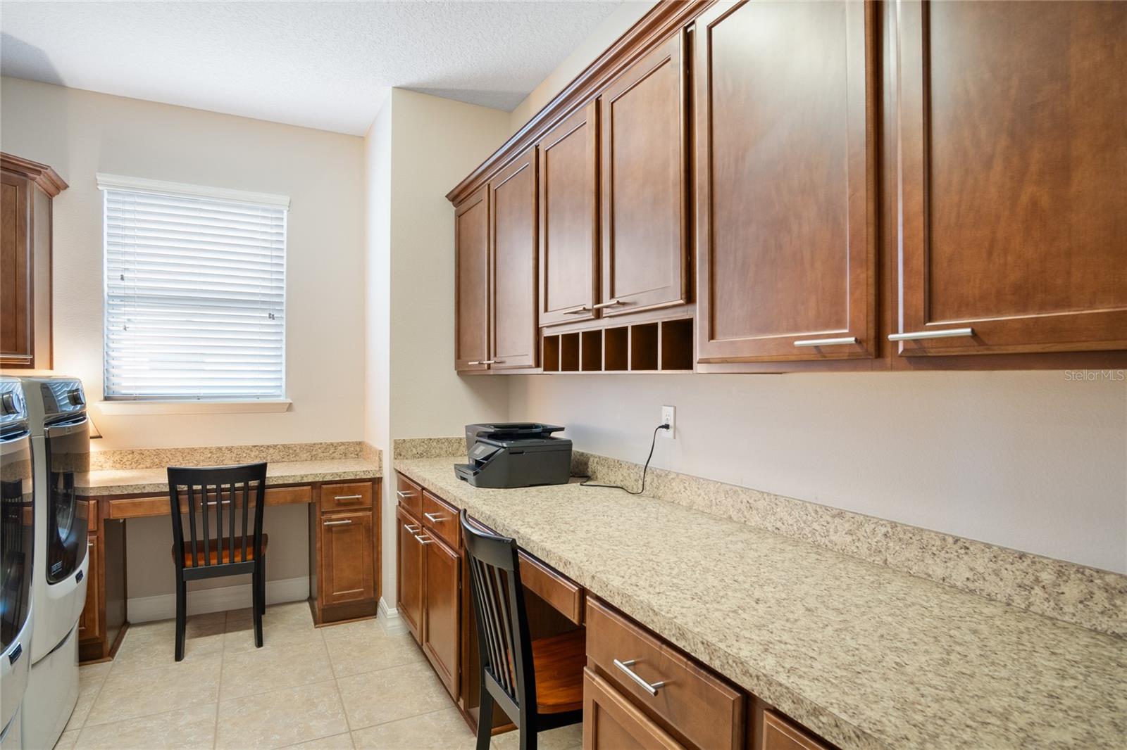 Image 31 of 66 For 389 Silver Maple Road