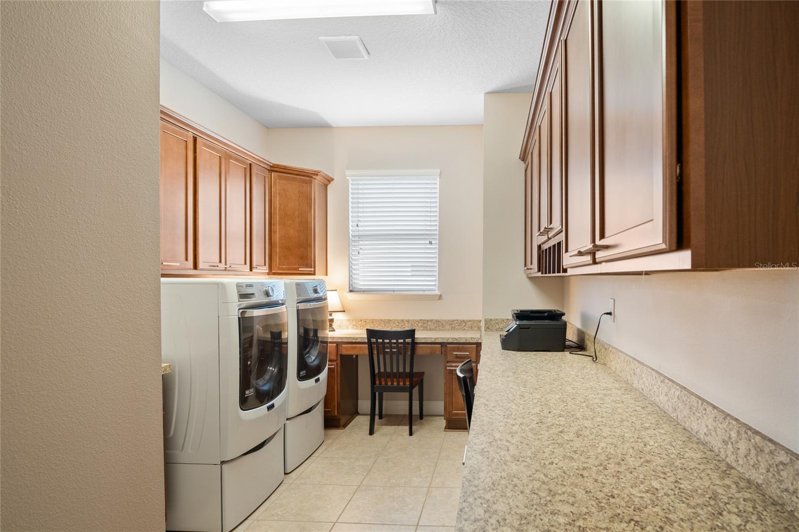 Image 32 of 66 For 389 Silver Maple Road