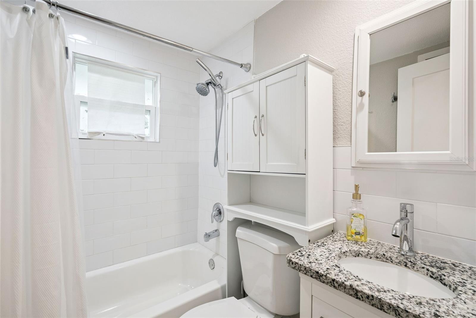 Image 19 of 33 For 233 E Church Ave